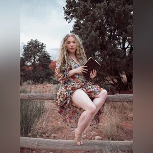 In Loom floral dress, size large lightly worn medium